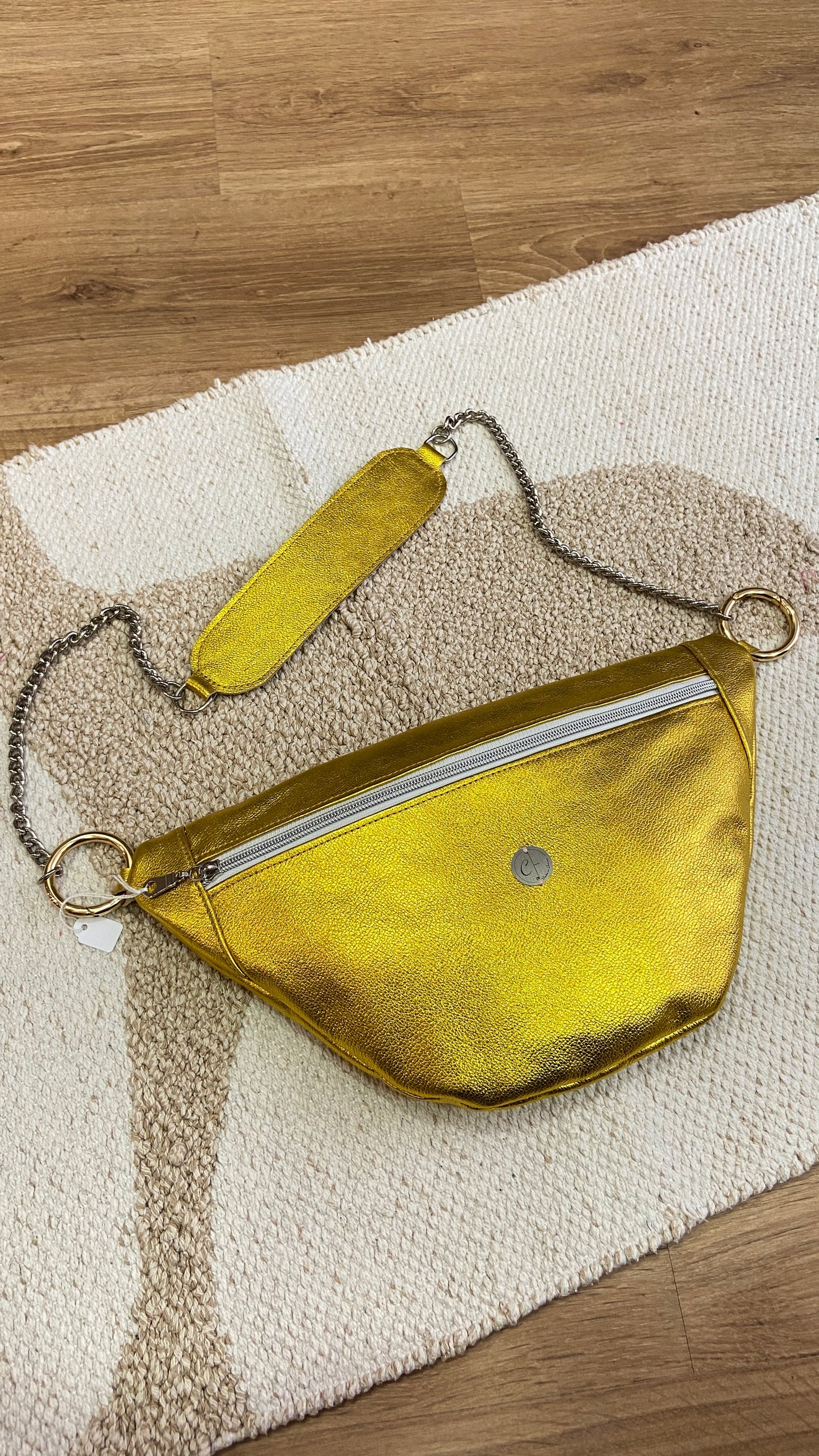 Banane en cuir doré metallisé