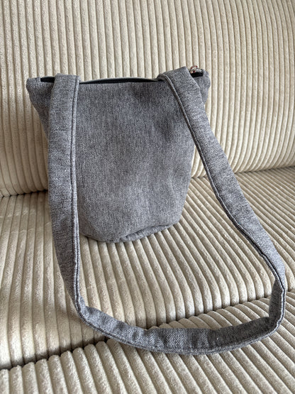Charlie- gris